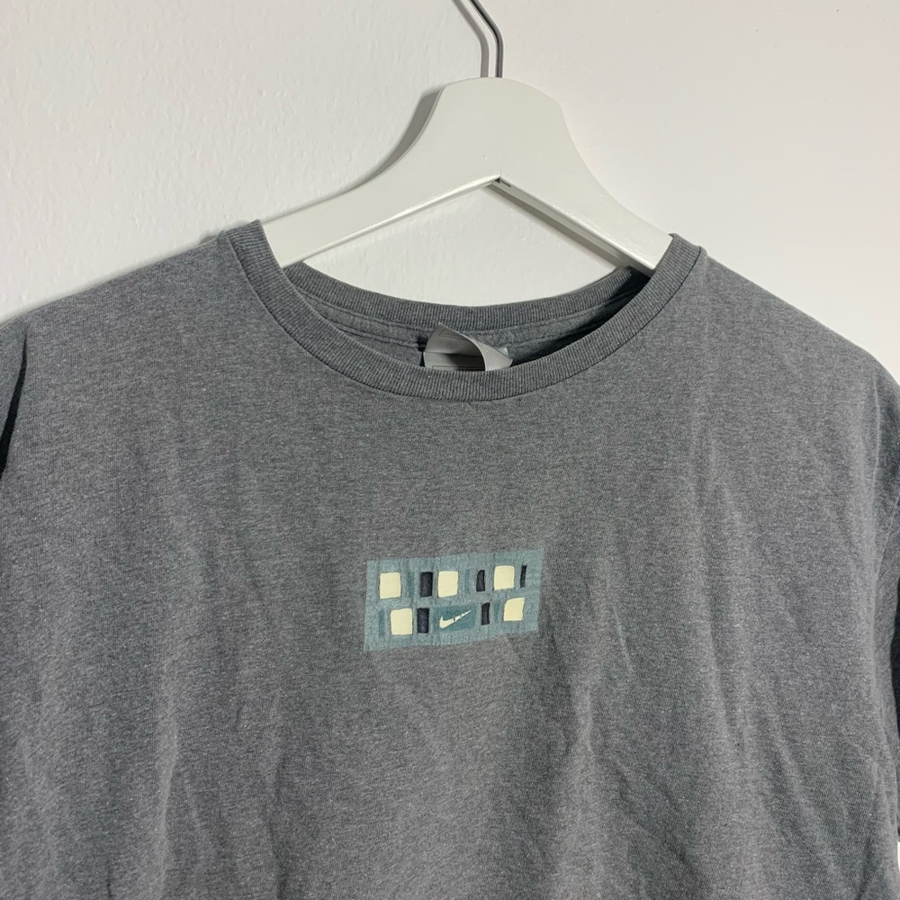 Y2K Nike tee - Picture 2 of 3